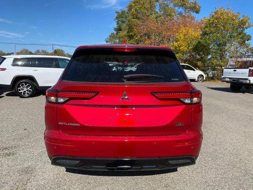 2024 Mitsubishi Outlander SE Black Edition w/Pano Roof S-AWC