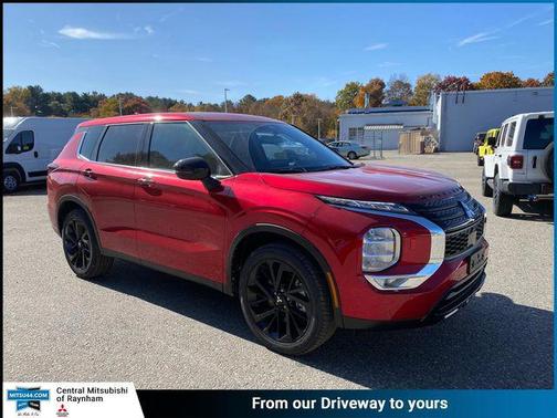 2024 Mitsubishi Outlander SE Black Edition w/Pano Roof S-AWC