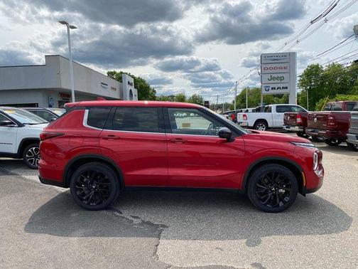 2024 Mitsubishi Outlander SE Black Edition S-AWC