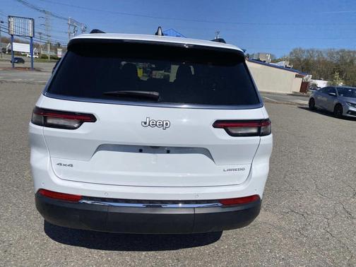 Bright White Clearcoat 2025 Jeep Grand Cherokee L Laredo