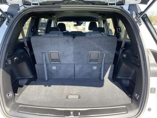 Bright White Clearcoat 2025 Jeep Grand Cherokee L Laredo