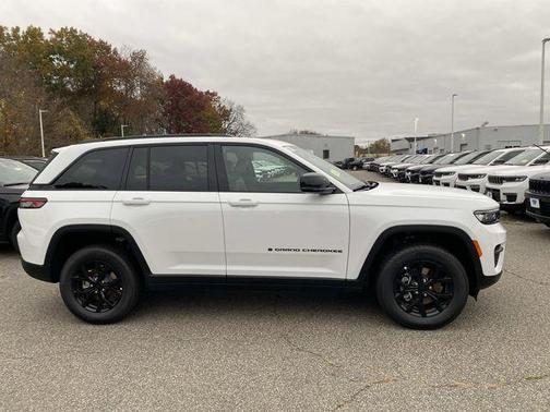 2025 Jeep Grand Cherokee Altitude