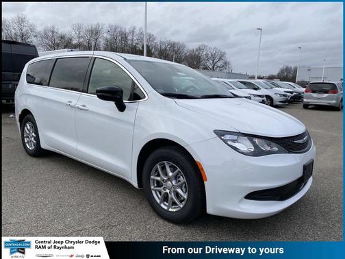2026 Chrysler Voyager LX
