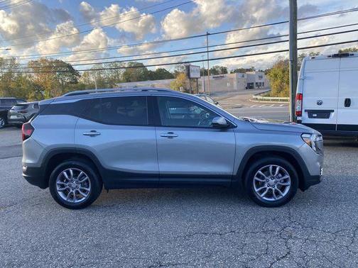 2024 GMC Terrain SLT