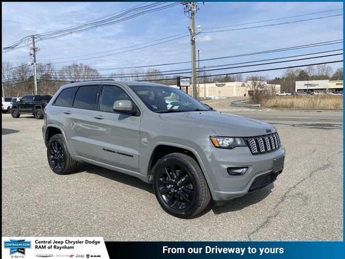 2022 Jeep Grand Cherokee Laredo