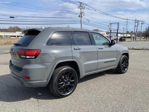 2022 Jeep Grand Cherokee Laredo