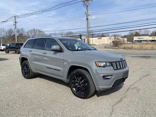 2022 Jeep Grand Cherokee Laredo