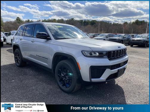 Silver Zynith 2026 Jeep Grand Cherokee Altitude