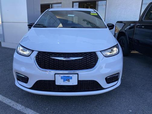 2026 Chrysler Pacifica L