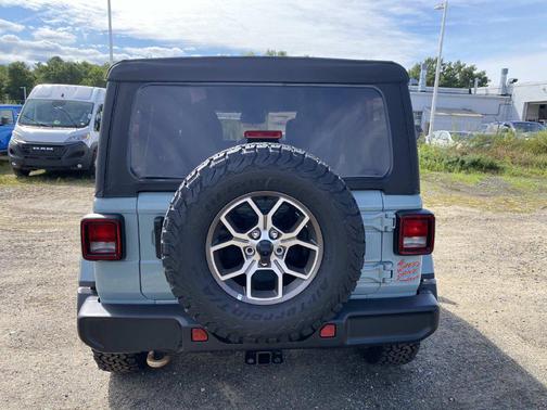 Earl Clearcoat 2026 Jeep Wrangler Sport