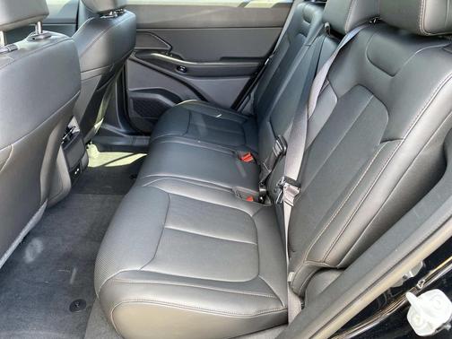Diamond Black Crystal Pearlcoat 2026 Jeep Cherokee Limited