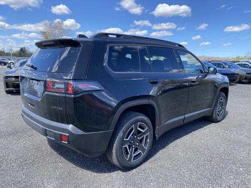 Diamond Black Crystal Pearlcoat 2026 Jeep Cherokee Limited