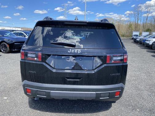 Diamond Black Crystal Pearlcoat 2026 Jeep Cherokee Limited
