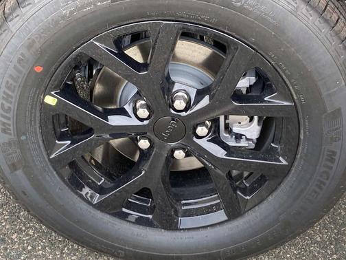 2026 Jeep Grand Cherokee Altitude