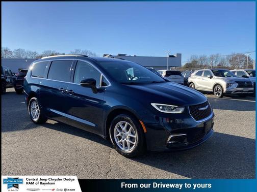 2022 Chrysler Pacifica Touring L