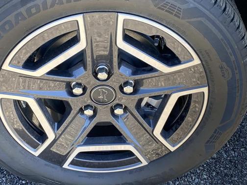 Hydro Blue Pearlcoat 2026 Jeep Cherokee Laredo 4x4