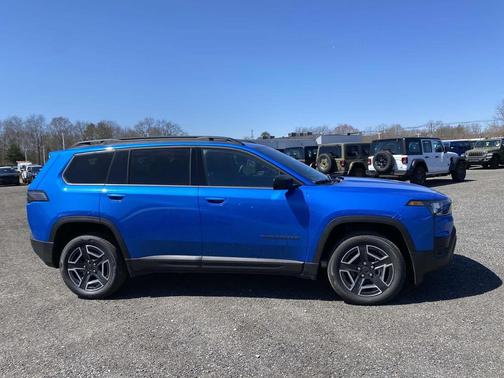 Hydro Blue Pearlcoat 2026 Jeep Cherokee Laredo 4x4