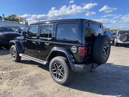 Black Clearcoat 2027 Jeep Wrangler Sahara