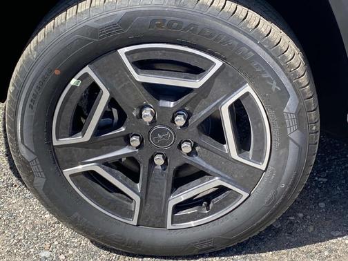 Silver Zynith Clearcoat 2026 Jeep Cherokee Laredo 4x4