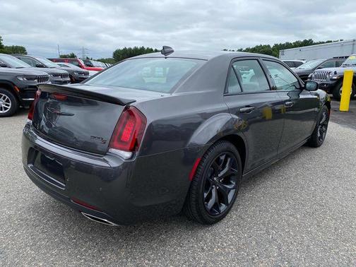 2022 Chrysler 300 S