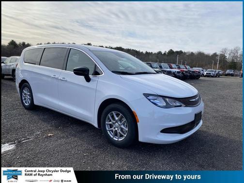 2026 Chrysler Voyager LX
