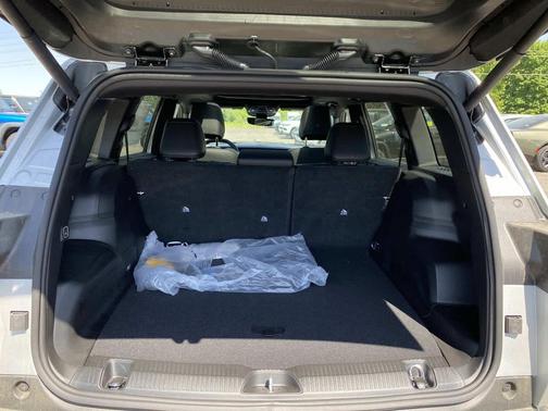 Silver Zynith Clearcoat 2026 Jeep Cherokee Limited