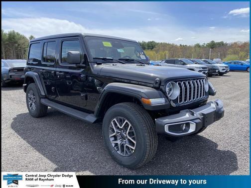 Black Clearcoat 2026 Jeep Wrangler 4-Door Sahara 4x4