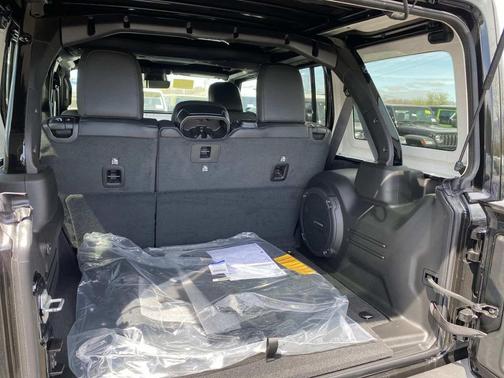 Black Clearcoat 2026 Jeep Wrangler 4-Door Sahara 4x4
