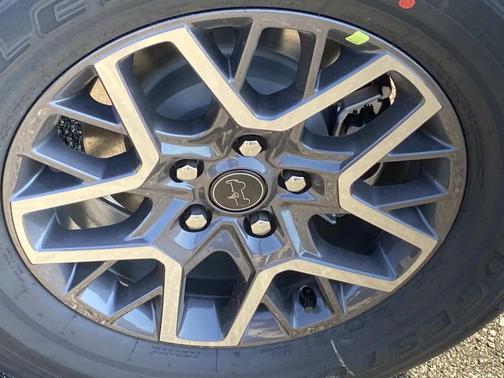Granite Crystal Metallic Clearcoat 2026 Jeep Wrangler 4-Door Sahara 4x4