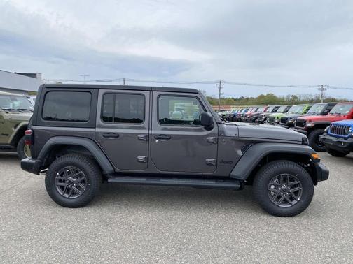 Granite Crystal Metallic Clearcoat 2026 Jeep Wrangler Sport S