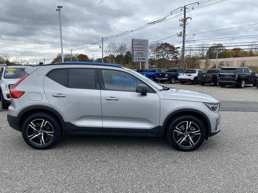 2024 Volvo XC40 B5 Core