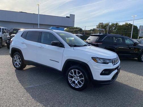 2022 Jeep Compass Latitude Lux