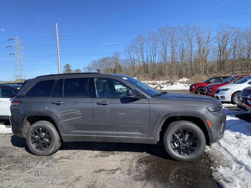 2026 Jeep Grand Cherokee Altitude