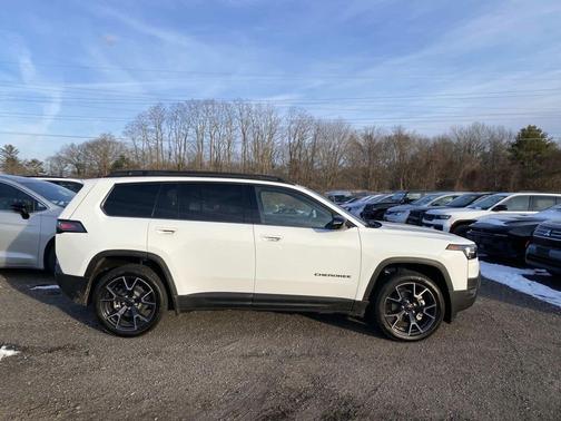 2026 Jeep Cherokee Overland