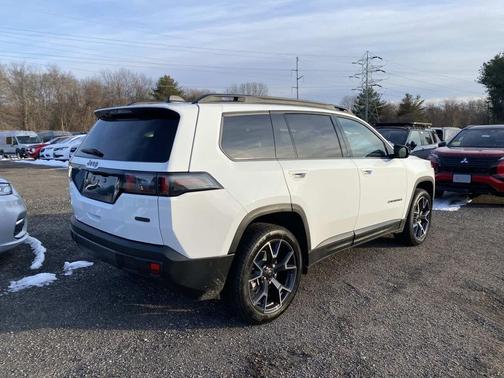 2026 Jeep Cherokee Overland