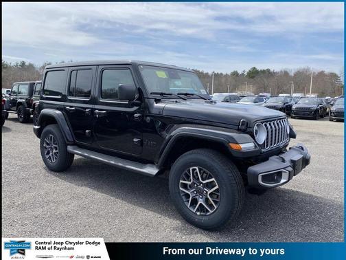 Black Clearcoat 2026 Jeep Wrangler 4-Door Sahara 4x4