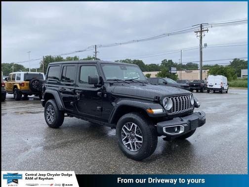 Black Clearcoat 2025 Jeep Wrangler 4-Door Sahara 4x4