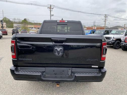 Diamond Black Crystal Pearlcoat 2023 RAM 1500 Big Horn/Lone Star