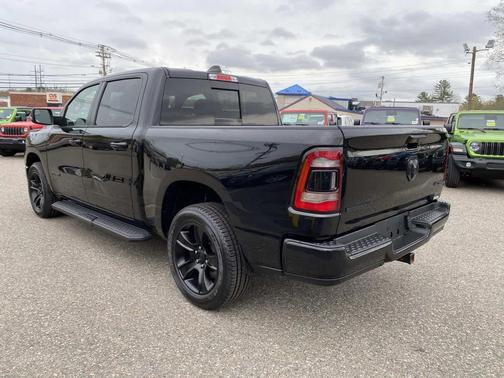 Diamond Black Crystal Pearlcoat 2023 RAM 1500 Big Horn/Lone Star