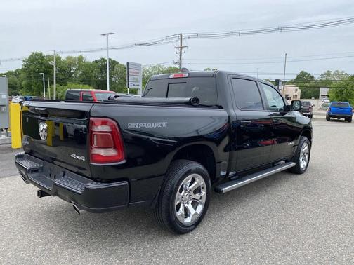 Diamond Black Crystal Pearlcoat 2022 RAM 1500 Big Horn/Lone Star