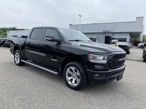 Diamond Black Crystal Pearlcoat 2022 RAM 1500 Big Horn/Lone Star