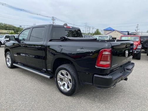 Diamond Black Crystal Pearlcoat 2022 RAM 1500 Big Horn/Lone Star