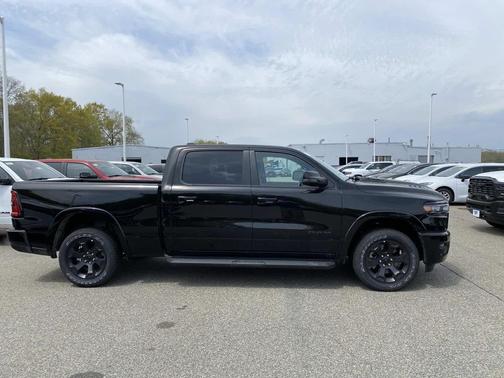 Diamond Black Crystal Pearlcoat 2026 RAM 1500 Big Horn/Lone Star