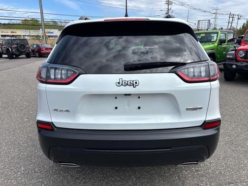 Bright White Clearcoat 2022 Jeep Cherokee Latitude Lux