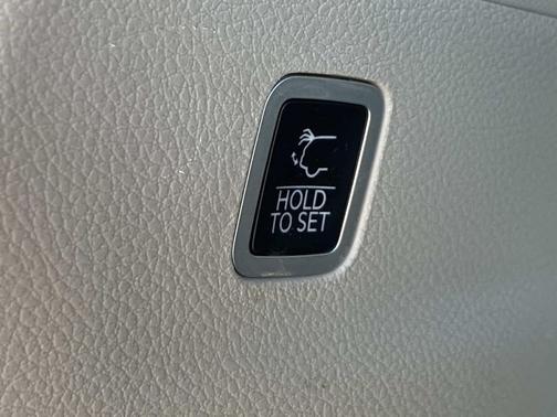 Bright White Clearcoat 2024 Jeep Wagoneer L Series I 4x4