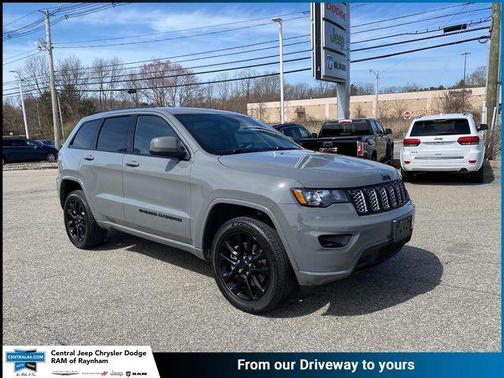 2022 Jeep Grand Cherokee Laredo