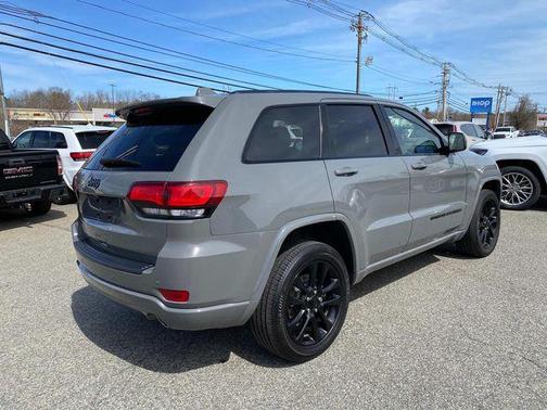 2022 Jeep Grand Cherokee Laredo