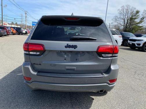 2022 Jeep Grand Cherokee Laredo