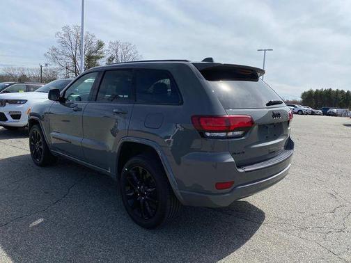 2022 Jeep Grand Cherokee Laredo