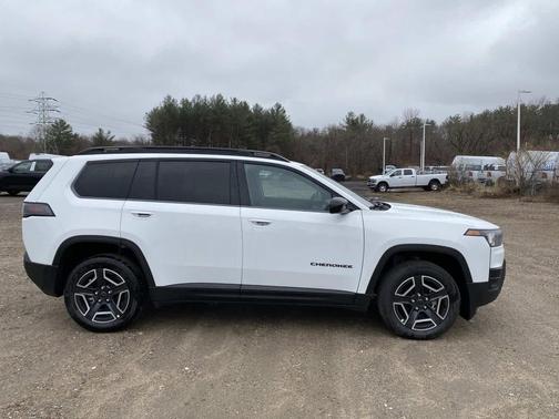 Bright White Clearcoat 2026 Jeep Cherokee Laredo 4x4